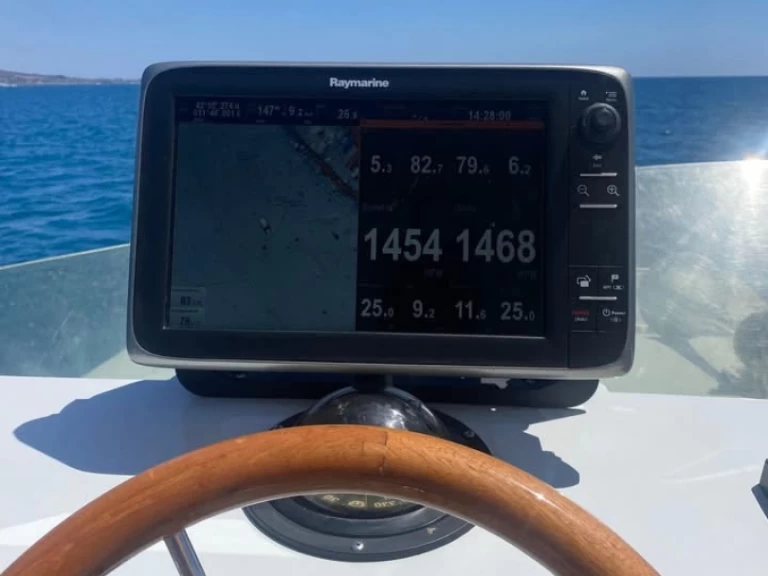 Motorová loď k pronájmu v Porto Riva di Traiano za nejlepší cenu