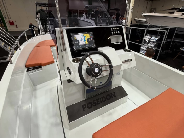 Pronajmout Motorová loď se skipperem či ne Poseidon v Trogir