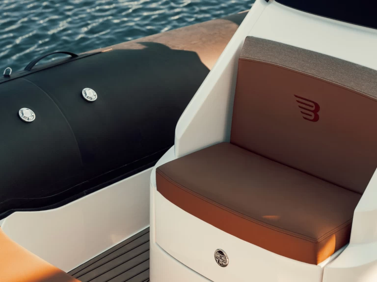 Pronájem Motorová loď BREVA s licencí