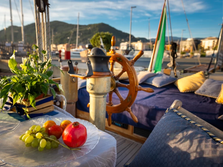 Pronájem lodi SIMEONI GOLETTA 15 MT v Chiavari na Samboatu