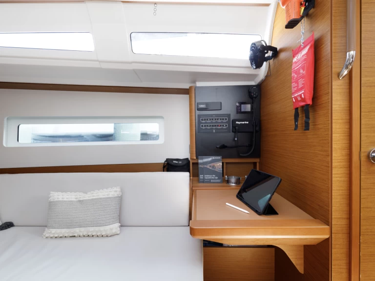 Pronájem lodi Rhodos lákavé ceny Sun Odyssey 380
