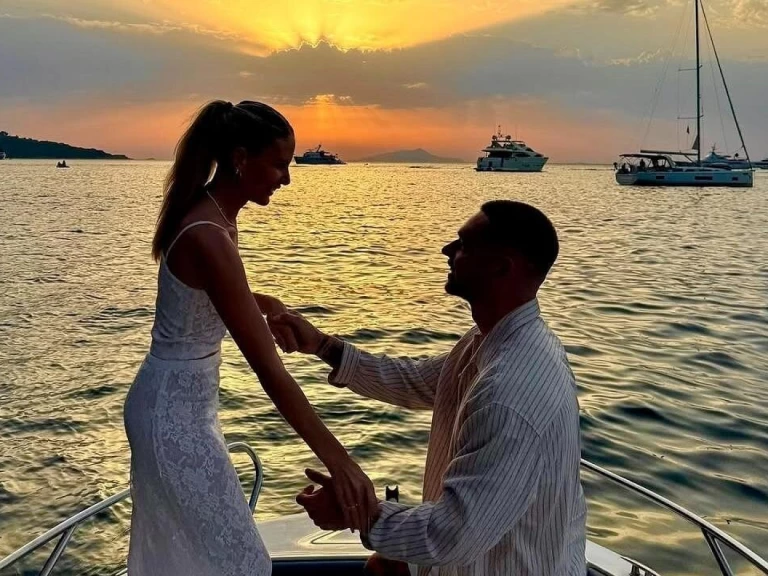 Pronajmout Motorová loď se skipperem či ne Barqa v Sorrento