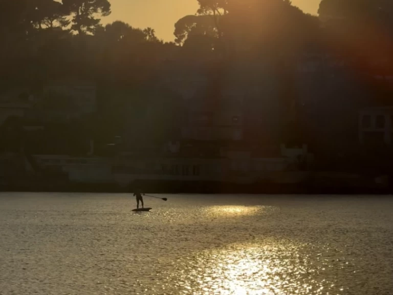 Jeanneau CAP CAMARAT jednotlivci a charterové společnosti v Antibes