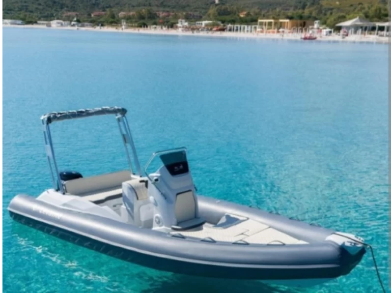 Pronajmout si Levante 7.50 v Olbia