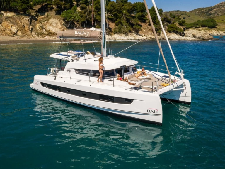 Pronajmout si Bali Bali 4.2 v Port des Marines de Cogolin