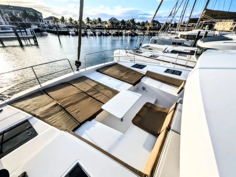 Pronájem lodi Nassau lákavé ceny Bali 4.4