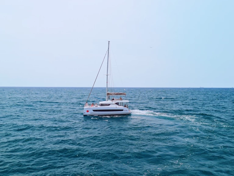 Pronájem lodi Barcelona lákavé ceny Bali Catspace Voile