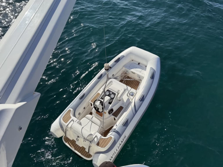 Pronajmout Jachta se skipperem či ne Ferretti v Palma de Mallorca