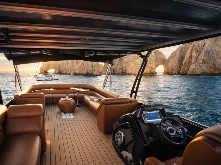 Pronájem Motorová loď Custom Made s licencí