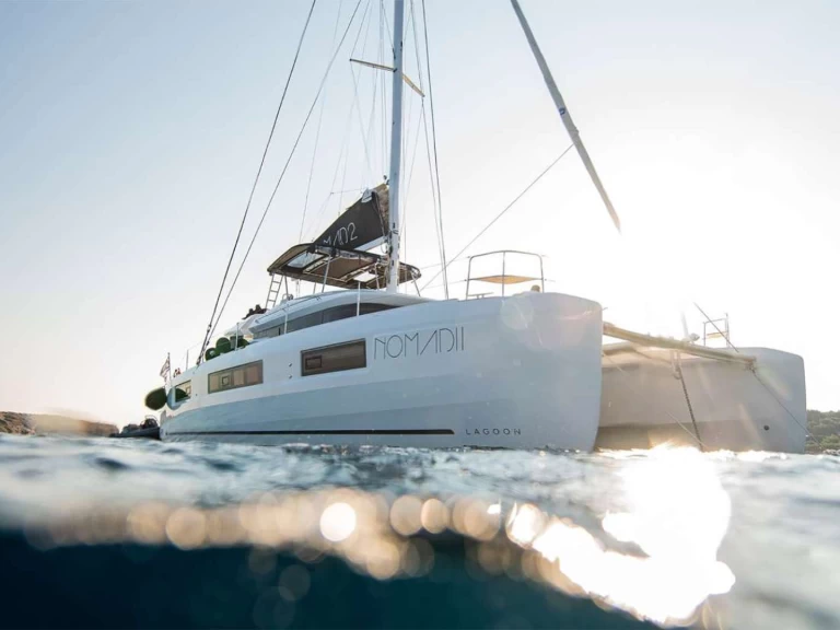 Pronajmout si Lagoon NOMAD II v Lefkada (ostrov)