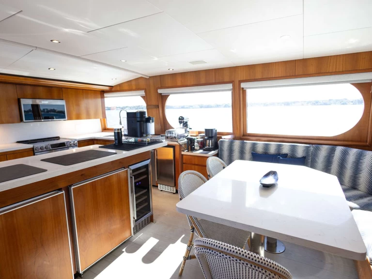 Pronajmout si Broward BIRDY v Nassau