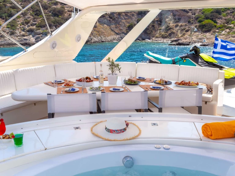 Pronajmout si Falcon EFMARIA v Elliniko 