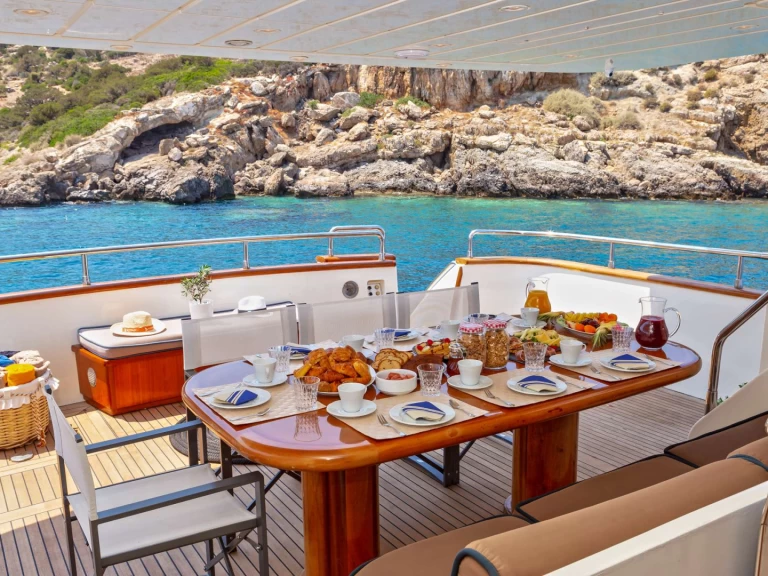 Pronájem Jachta v Elliniko  -Falcon EFMARIA