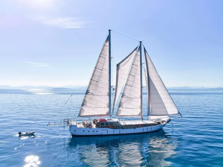 Pronájem jachty v Piraeus -Custom Gulet-Motor Sailor WHITE PEARL na Samboatu