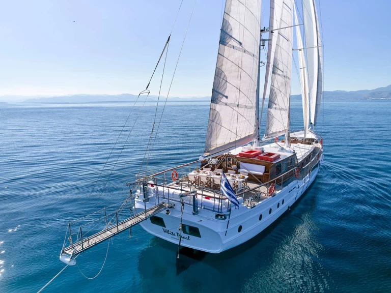 Pronájem lodi Piraeus lákavé ceny WHITE PEARL