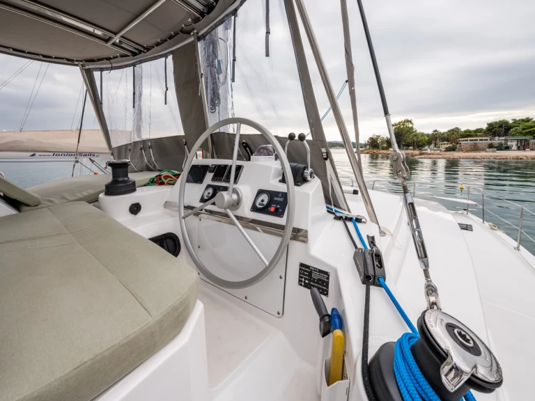 Pronájem lodi Bali Bali 4.2 v Lefkáda na Samboatu