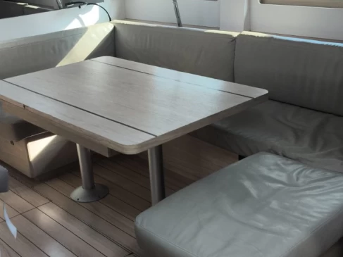 Pronajmout Plachetnice se skipperem či ne Bénéteau v Nea Peramos