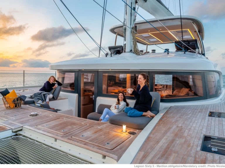 Pronajmout Katamarán se skipperem či ne Lagoon v Salerno