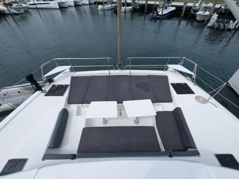 Pronájem Katamarán Bali s licencí