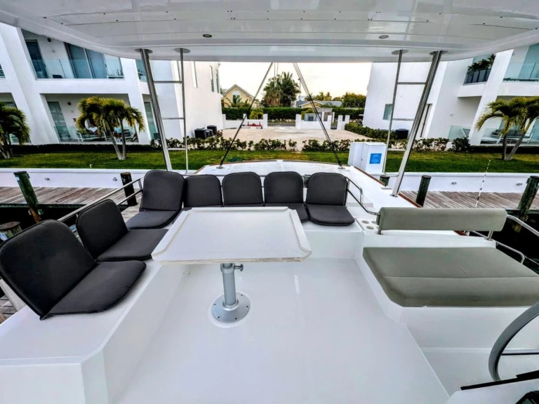 Bali Bali 4.6 jednotlivci a charterové společnosti v Nassau