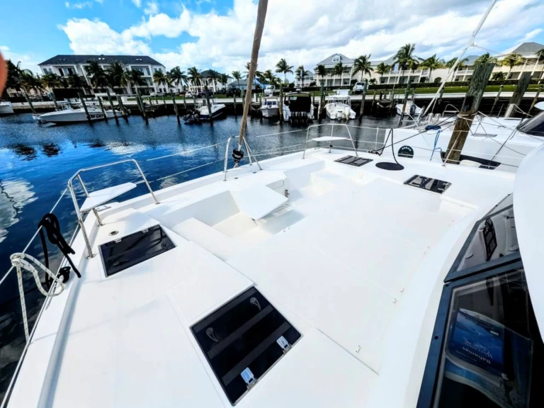 Pronájem lodi Nassau lákavé ceny Bali Catspace Voile