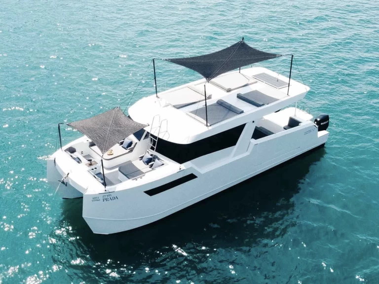 Pronájem lodi Prada  Custom  v Phuket (City) na Samboatu