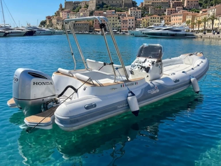 Pronájem jachty v Porto Santo Stefano -MV Marine 780 na Samboatu