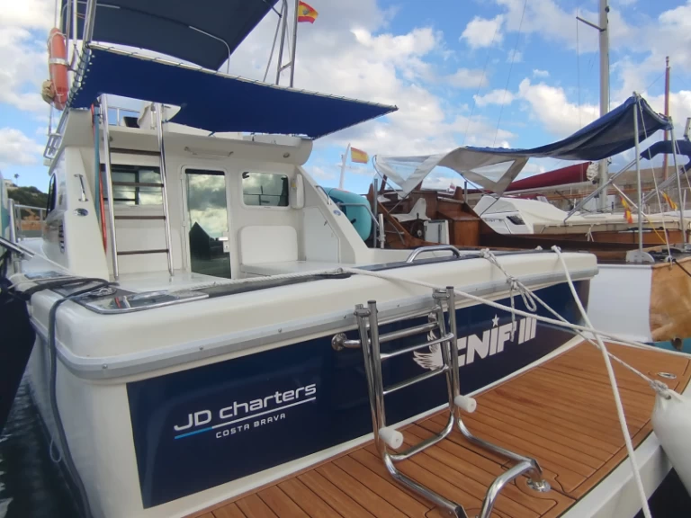 Pronájem Motorová loď Cayman s licencí