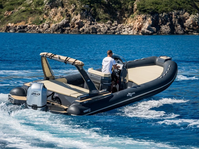 Altamarea Wave 27 jednotlivci a charterové společnosti v Castellammare del Golfo