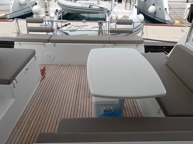 Pronájem Katamarán v Alimos -Lagoon Lagoon 40