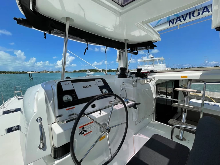 Pronajmout si Lagoon Lagoon 42 v Alimos