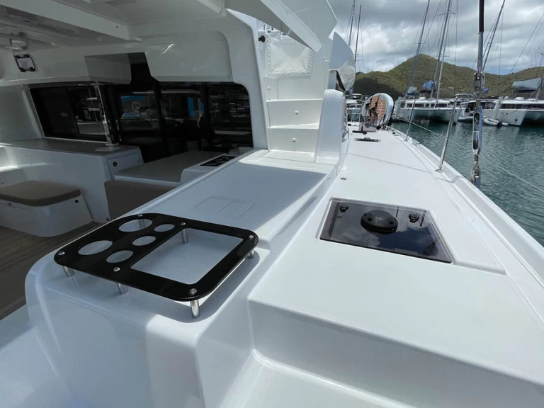 Pronajmout si Lagoon Lagoon 46 v Alimos