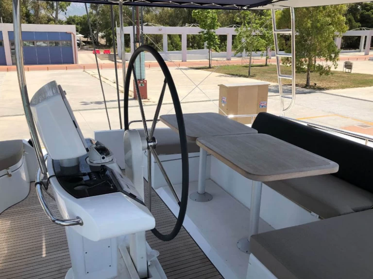 Pronájem jachty v Alimos -Lagoon Lagoon 52 F na Samboatu