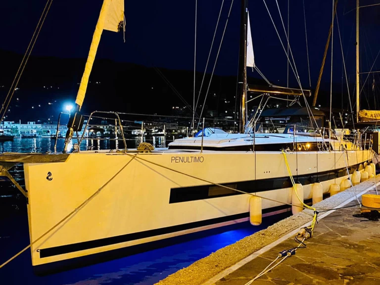 Pronájem lodi Alimos lákavé ceny Oceanis Yacht 62