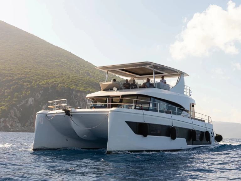 Pronajmout Motorová loď se skipperem či ne Aventura v Alimos