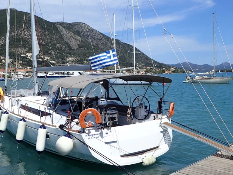 Pronájem lodi Jeanneau Sun Odyssey 519 v Nea Peramos na Samboatu