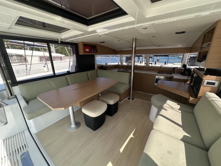 Katamarán k pronájmu v Ðuraševići za nejlepší cenu