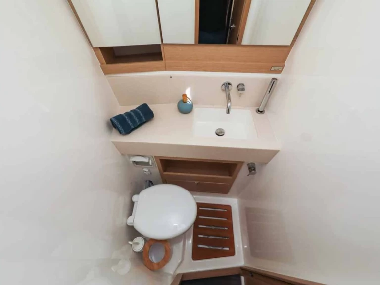 Pronajmout Plachetnice se skipperem či ne Dufour v Cagliari