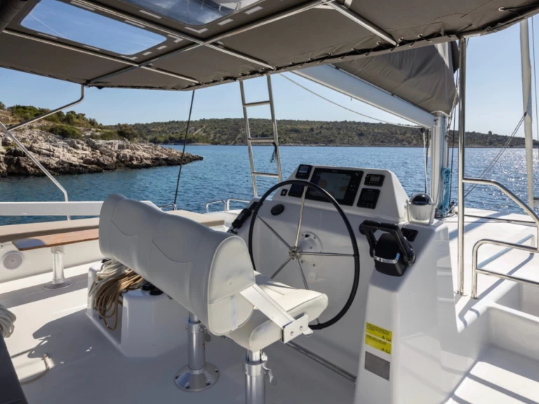 Dufour Dufour Catamarans 48 Sail jednotlivci a charterové společnosti v Palermo