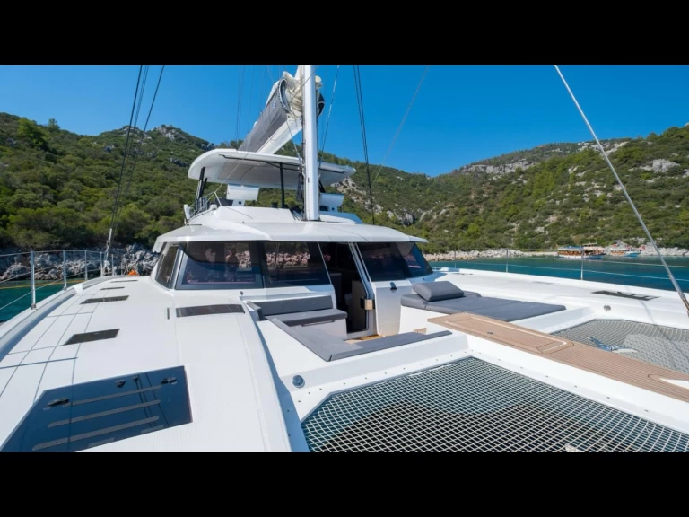 Pronajmout si Fountaine Pajot Fountaine Pajot Alegria 67 - 5 + 2 cab. v Bodrum