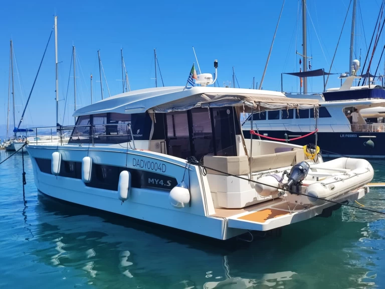 Fountaine Pajot Fountaine Pajot MY4.S jednotlivci a charterové společnosti v Taranto