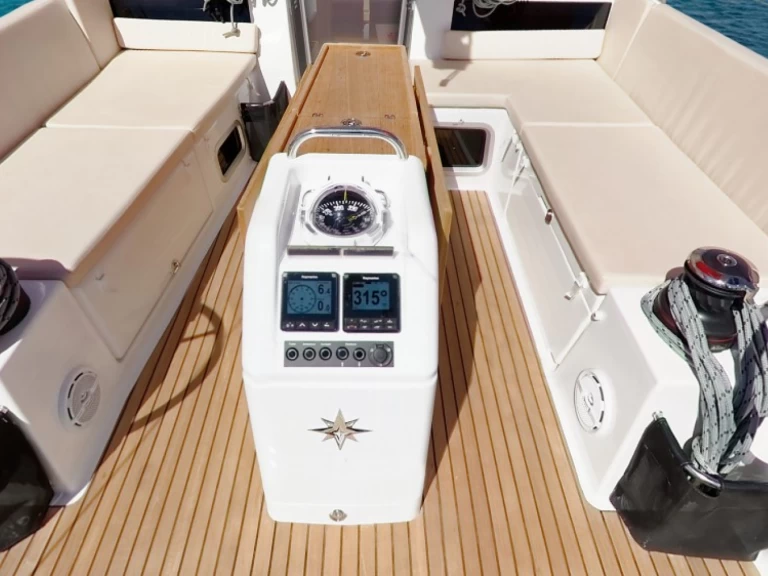 Pronajmout Plachetnice se skipperem či ne Jeanneau v Ibiza Town