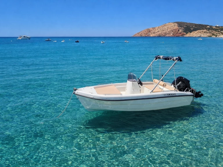 Pronajmout Motorová loď se skipperem či ne Funboat v Mílos