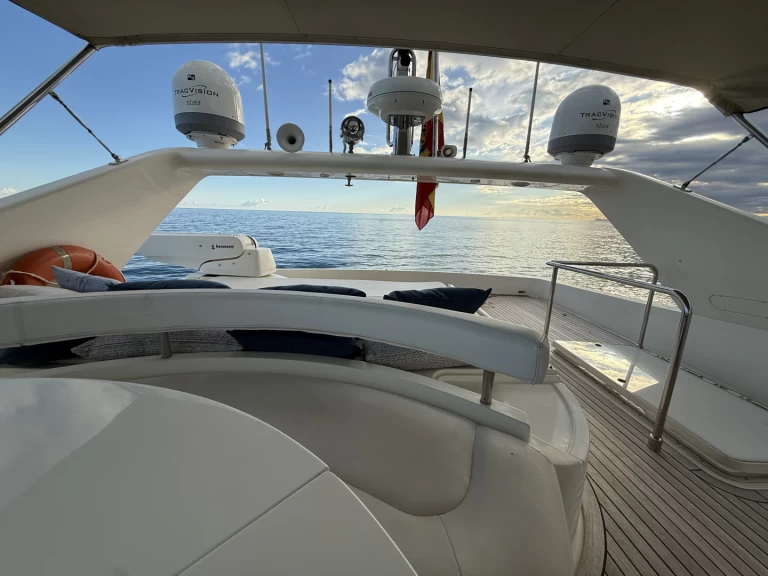 Pronajmout si Ferretti 68 aniversary v Marbella