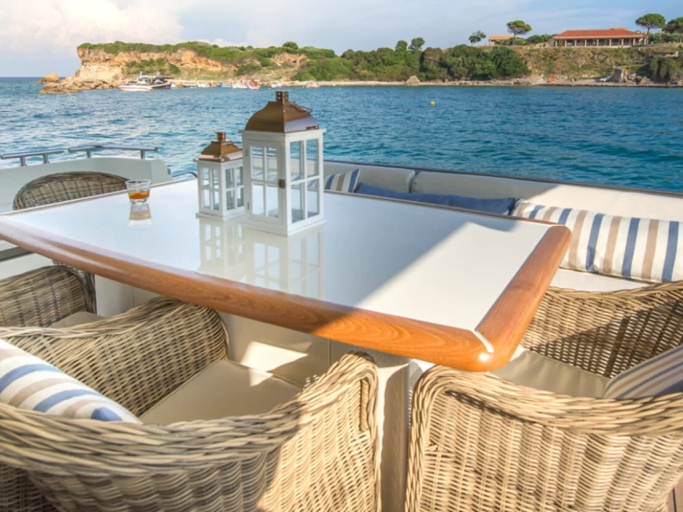 Pronajmout si Ferretti Ferretti 80 v Mykonos (City)