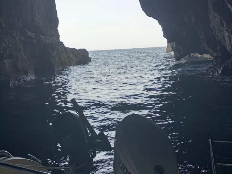 Motorová loď k pronájmu v Siracusa za nejlepší cenu