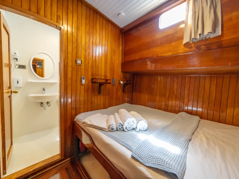 Pronajmout si  Gulet v Korfu