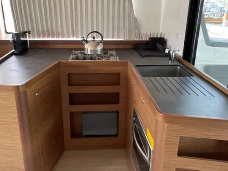 Pronájem lodi Lefkáda lákavé ceny Lagoon 42