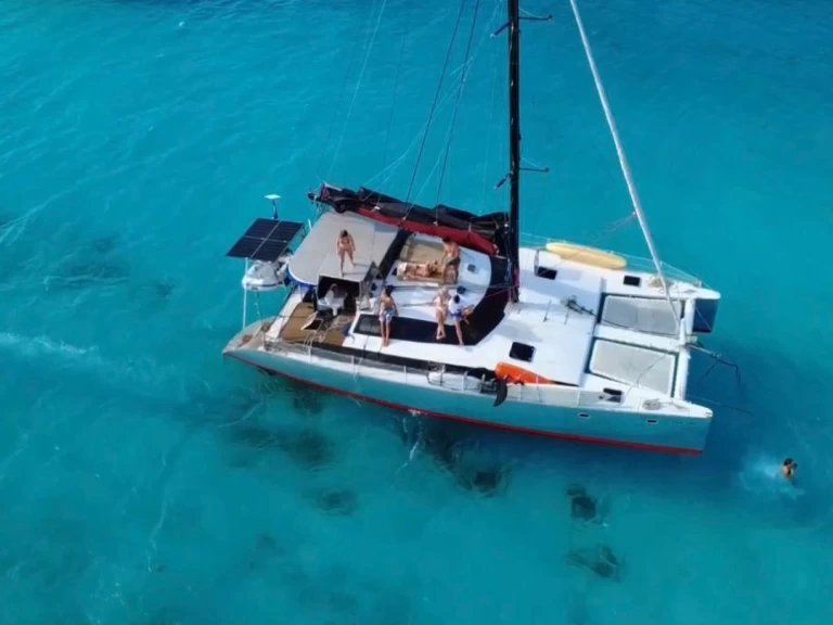 Pronájem Katamarán Lazzi 47 s licencí