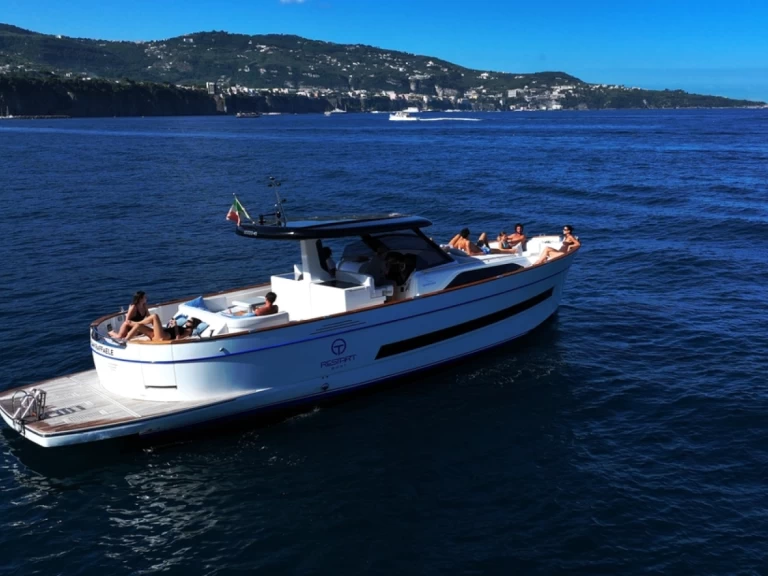 Pronájem lodi Apreamare Apreamare Gozzo 45 v Sorrento na Samboatu